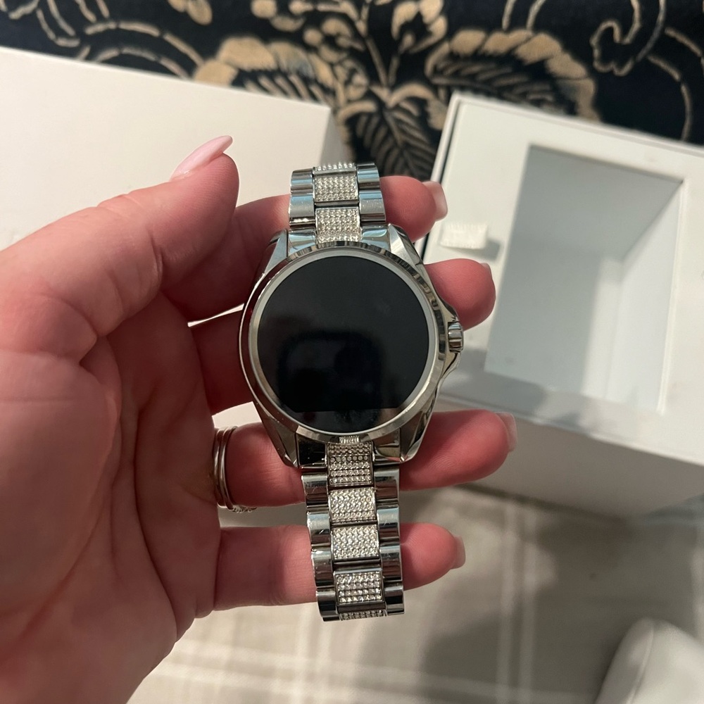Michael Kors Access Smartwatch – Silver Tone – Includes Box, Charger & Manuals - Picture 6 of 11